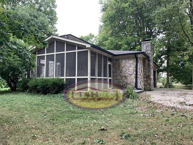 Building Photo - Spacious Home in Perry Township!