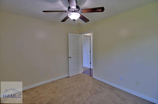 Building Photo - 119 Grandview Dr