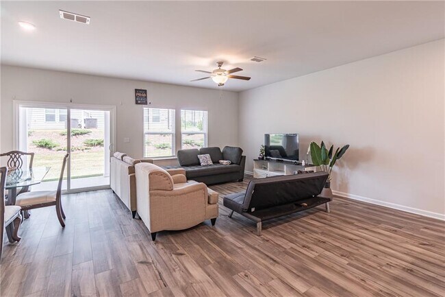 Building Photo - 1452 Villageside Ct