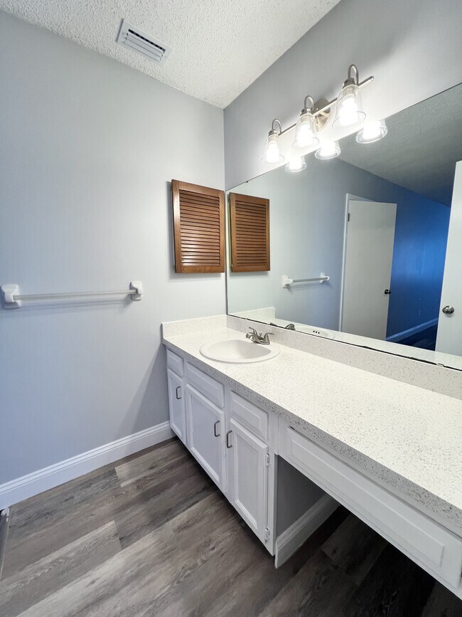 Building Photo - 11446 Skimmer Ct