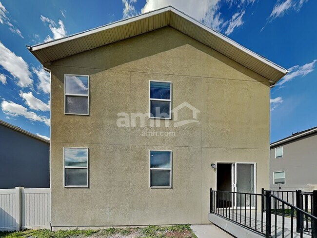 Building Photo - 2360 S Wild Horse Way