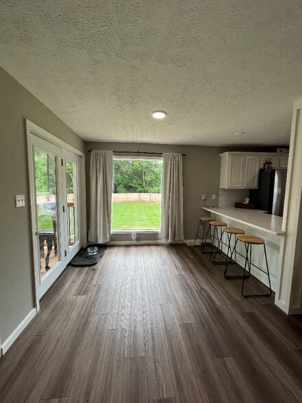 Building Photo - 1213 E 14th Ave