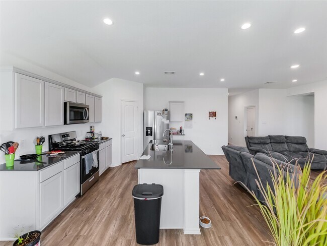 Building Photo - 40519 Crisp Beech St