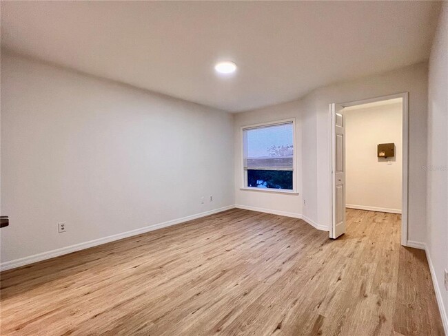 Building Photo - 7511 Seurat St