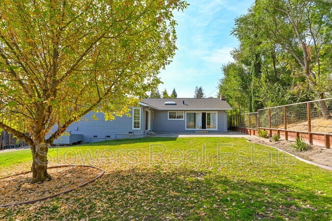Building Photo - 1090 Livorna Rd