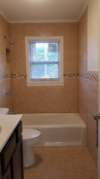 Building Photo - 301 Culbreth Ave