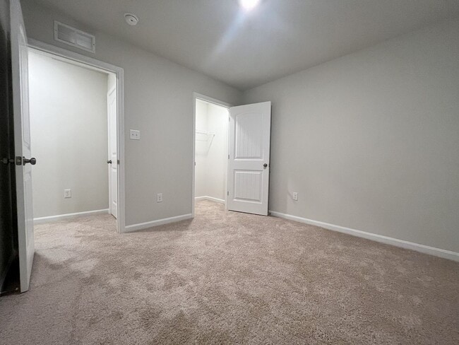 Building Photo - Camden Townhouse