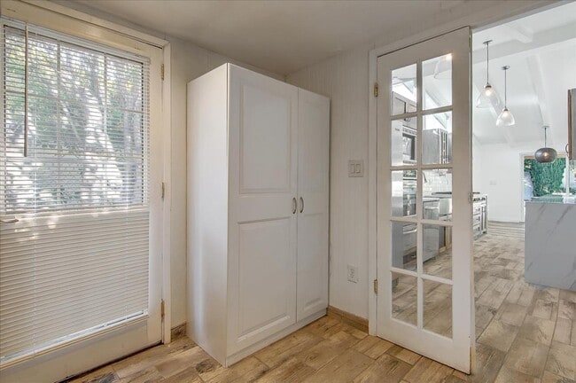 Building Photo - 6513 Corbin Ave