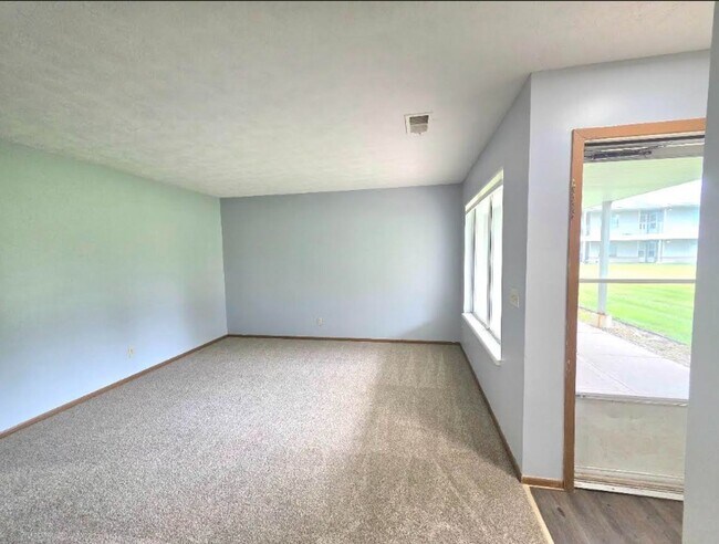Building Photo - 4857 Marshall Dr
