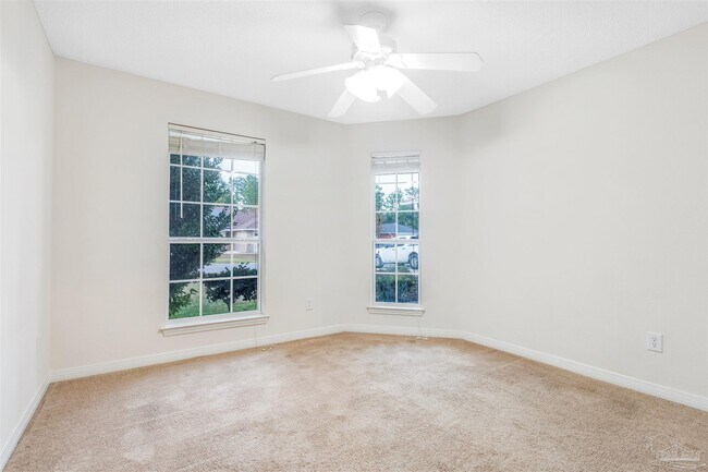 Building Photo - 10719 Crosscut Dr