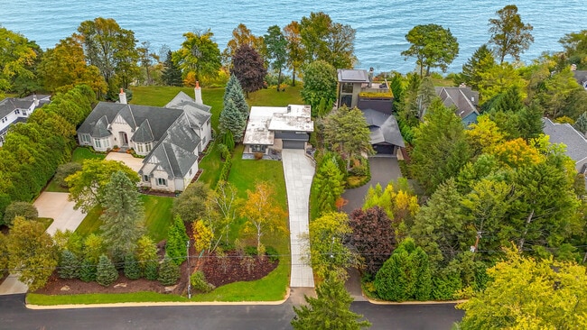 Building Photo - 10046 Sheridan Dr