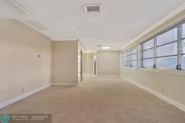 Building Photo - 4020 Galt Ocean Dr