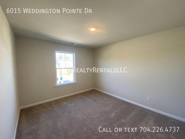 Building Photo - 6015 Weddington Pointe Dr
