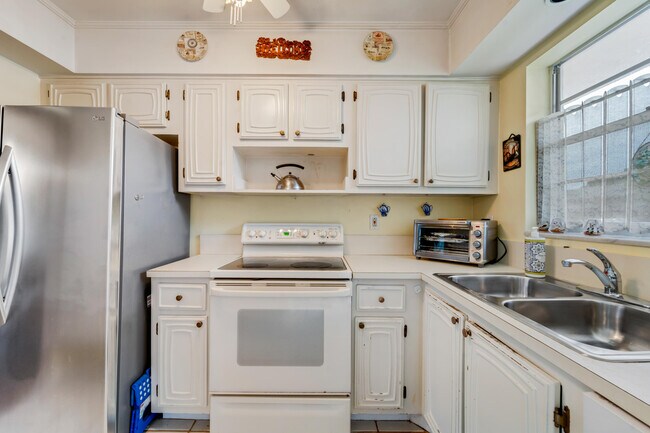 Building Photo - 18081 SE Country Club Dr