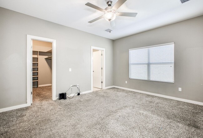 Building Photo - Eastside Beautiful 3 bed/2 baths for RENT