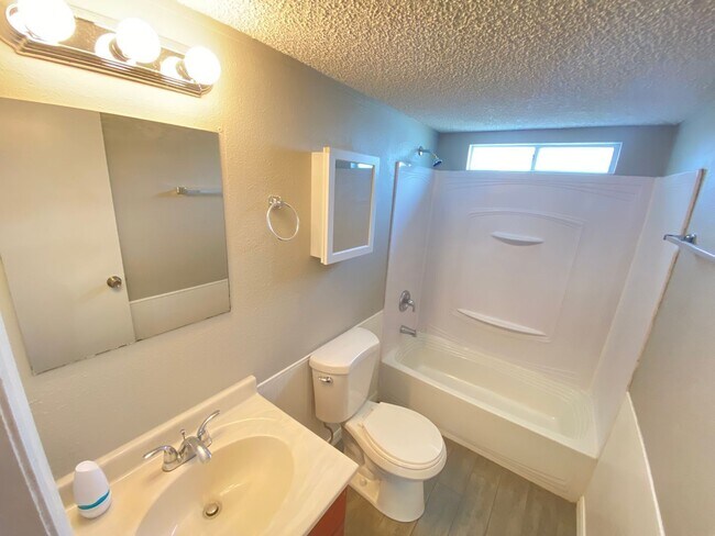 Building Photo - 1770 Holliday Dr