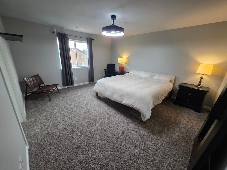 Building Photo - 10721 NE 109th St