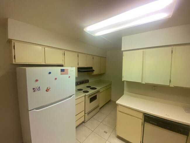 Building Photo - 6660 Peppermint Dr
