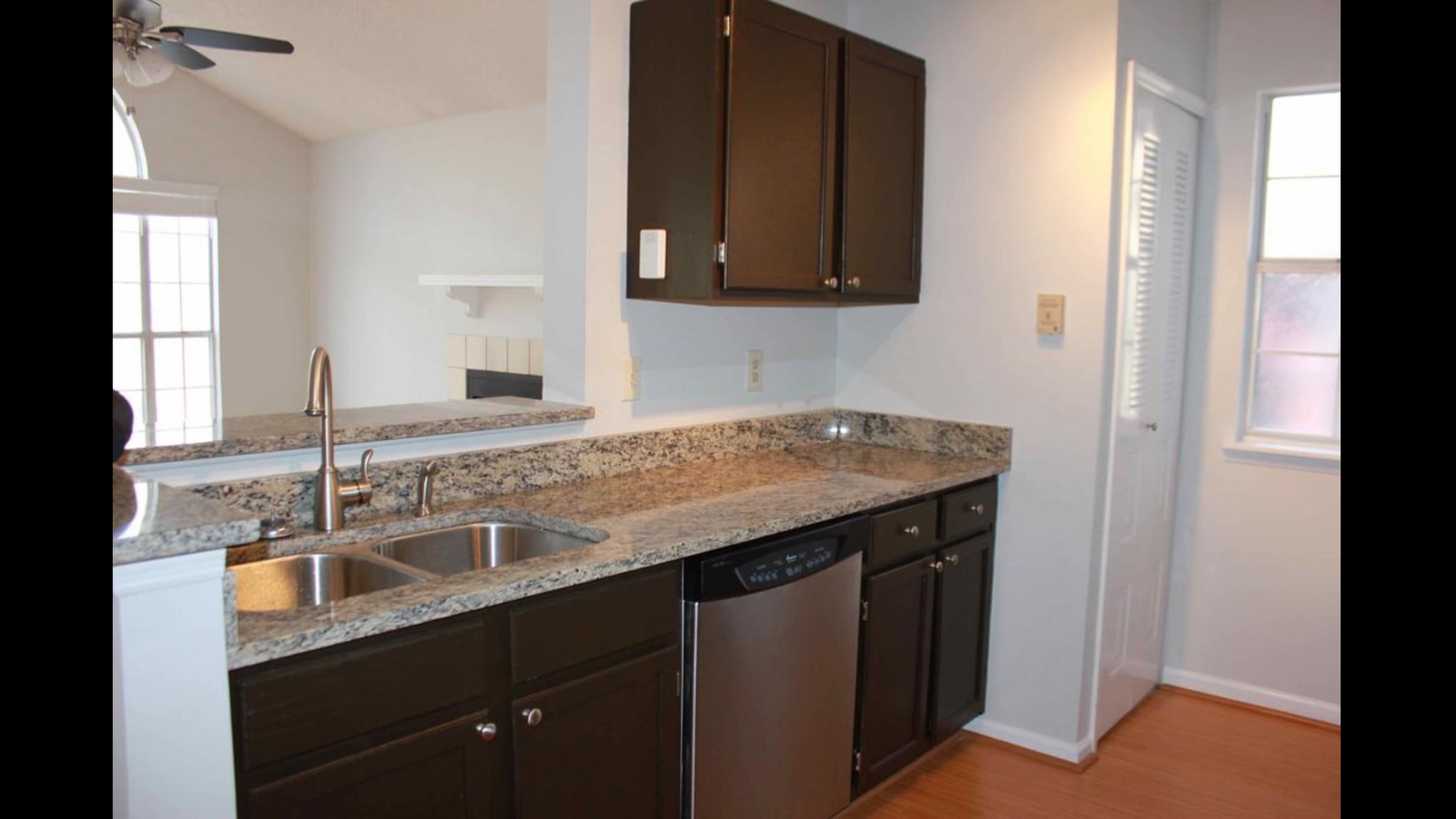 Building Photo - 1307 Red Deer Way