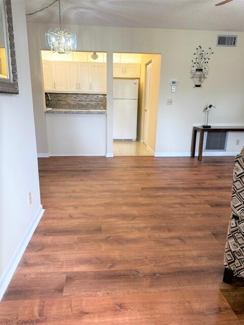 Building Photo - 441 Pine Glen Ln