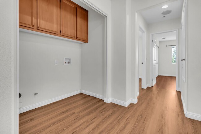 Building Photo - 8798 Nozay Ln