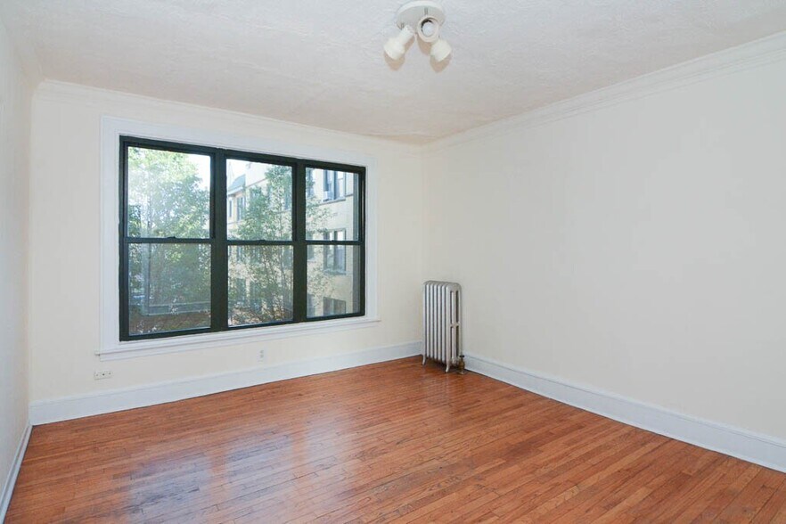 Building Photo - 2334 N Spaulding Ave