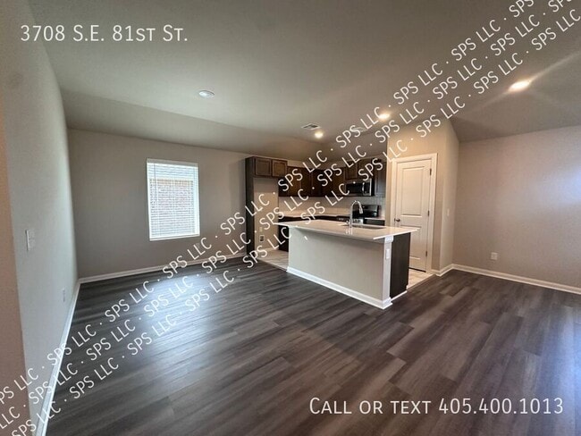 Building Photo - 3708 SE 81st St