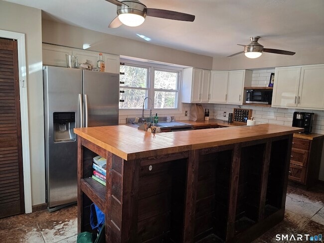 Building Photo - 61 N Shore Rd