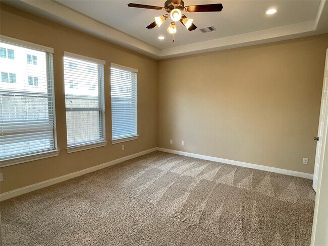 Building Photo - 10418 Quiet Courtyard Rd