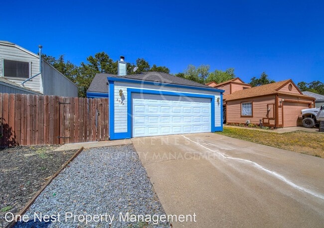 Building Photo - 3 br, 2.5 bath House - 2942 Twin Creeks Lane