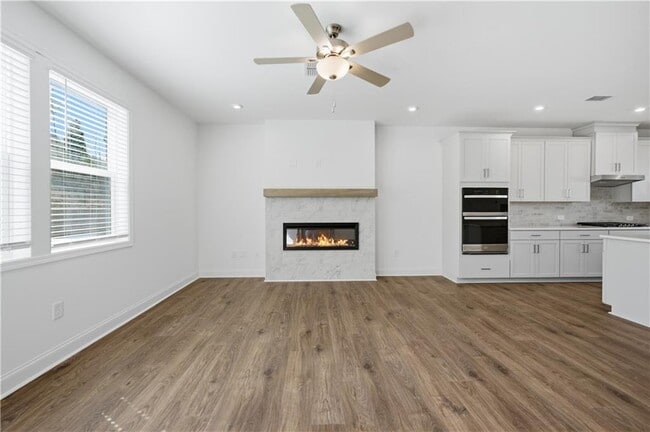 Building Photo - 376 Sunset Holw St