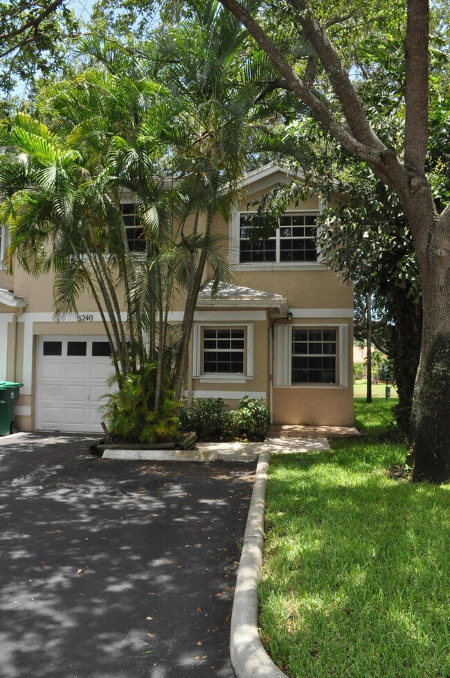 Building Photo - 5240 SW 121st Ave