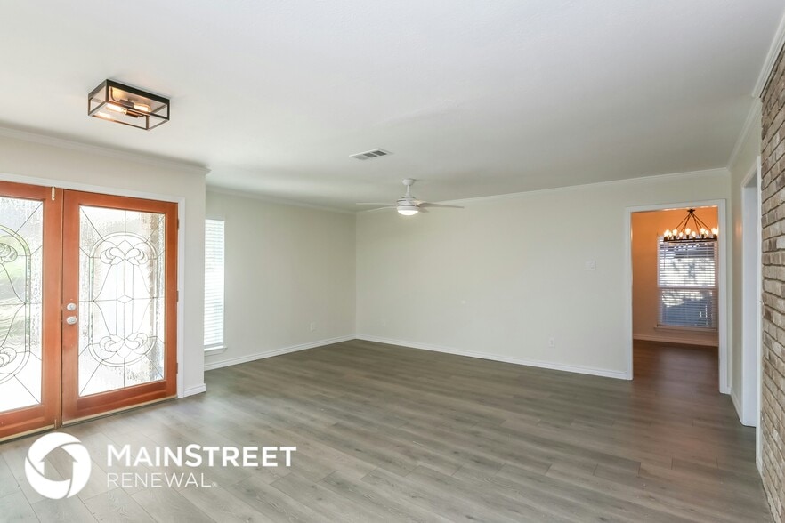 Building Photo - 15525 Earlport Cir