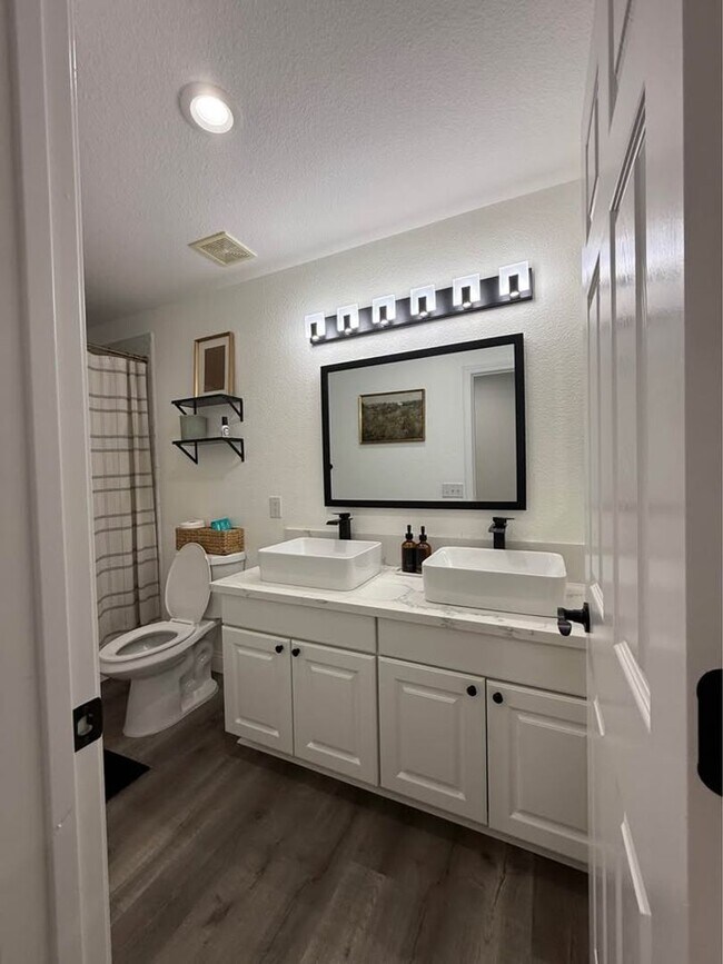 Building Photo - Beautiful Home for Rent – Mather, CA