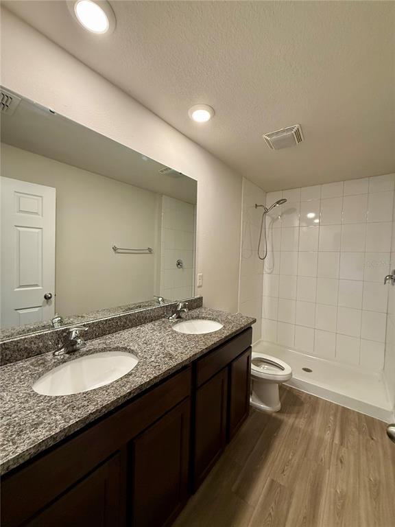 Building Photo - 14 Serene Pl