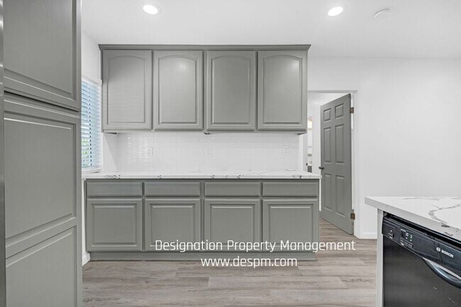 Building Photo - 3220 Casitas Ave