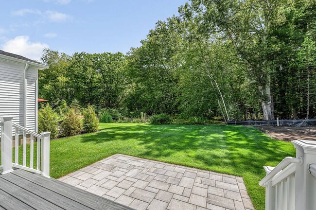 Building Photo - 12 Hope Ln