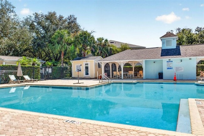 Building Photo - 5815 Fishhawk Ridge Dr