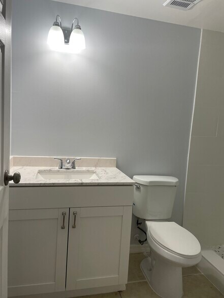 Building Photo - 4927 Sanoma Village