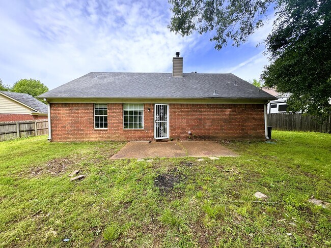 Building Photo - 2819 Hidden Creek Cove