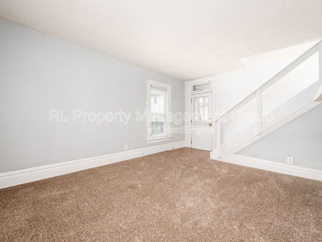Building Photo - 2278 Indianola Ave