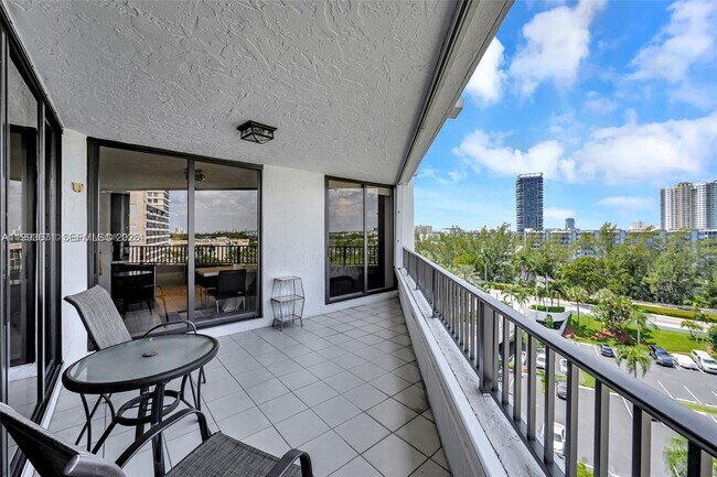 Building Photo - 300 Three Islands Boulevard