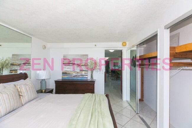 Building Photo - furnished 1 bedroom, 1 bath unit at Island Colony for rent.
