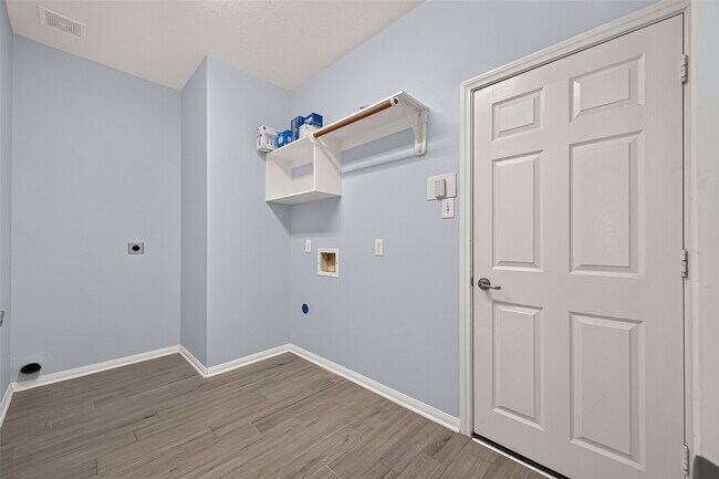 Building Photo - 21610 Avalon Queen Dr