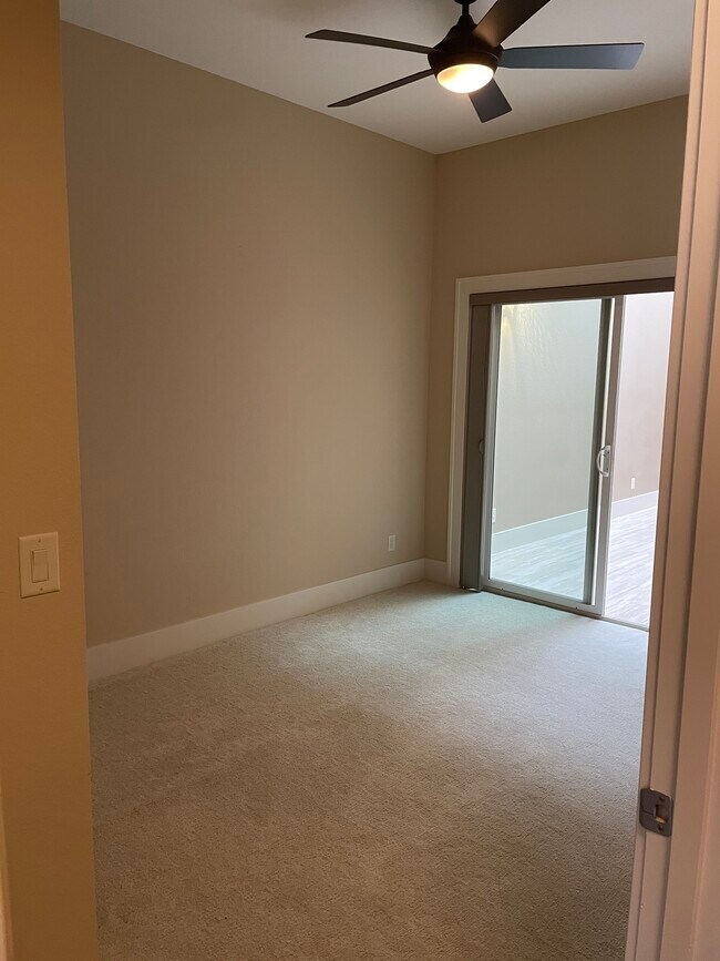 Building Photo - 441 State St