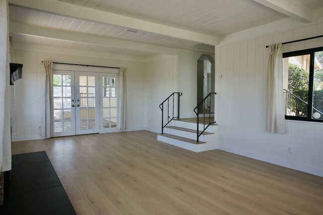 Building Photo - 3Br 2Ba Single Story Available Now!