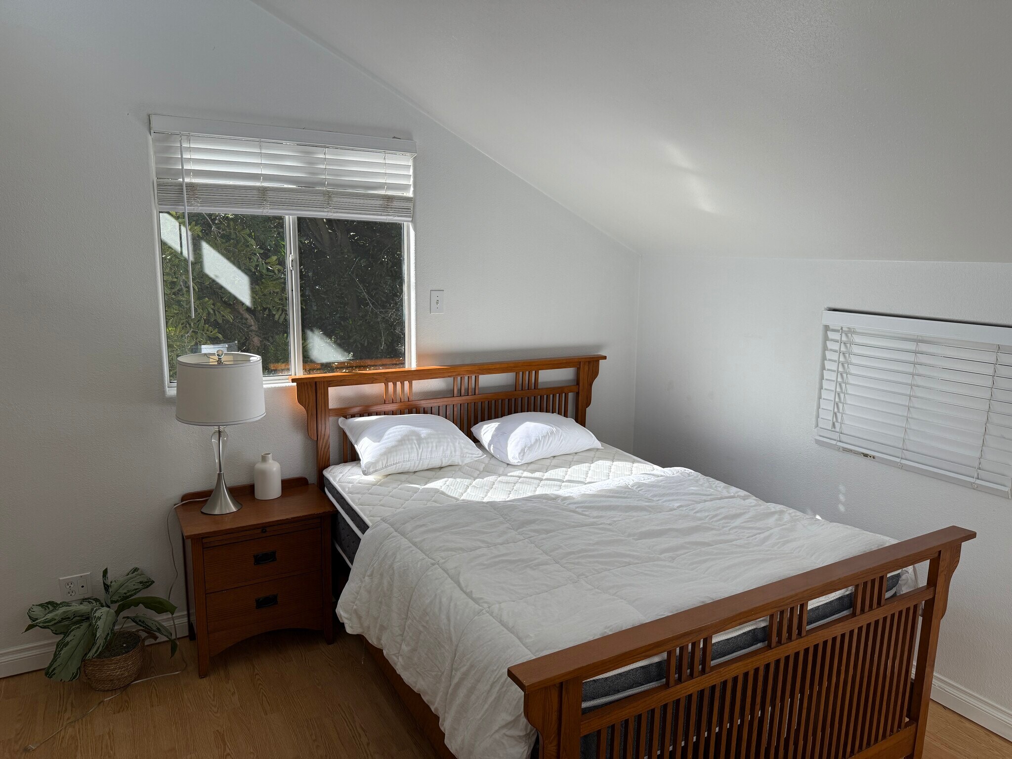 Building Photo - 522 Martita Plz