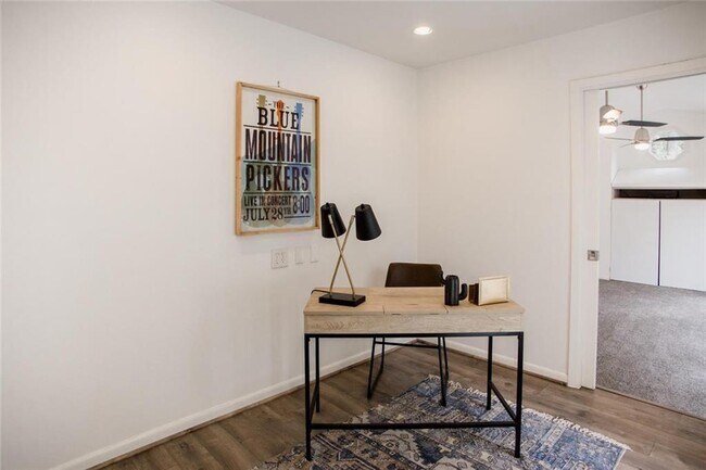 Building Photo - 5139 Meadow Creek Dr