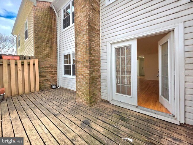 Building Photo - 2520 Doverhill Ct