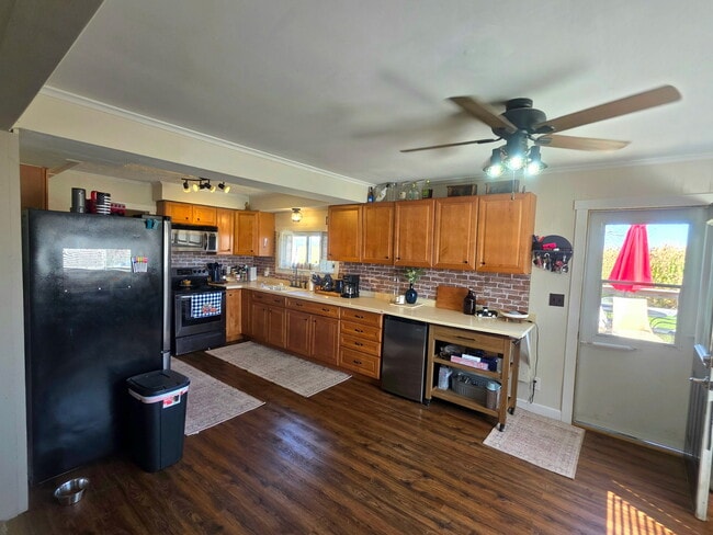 Building Photo - 15250 OH-56
